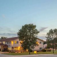 Super 8 by Wyndham Cresco IA ico