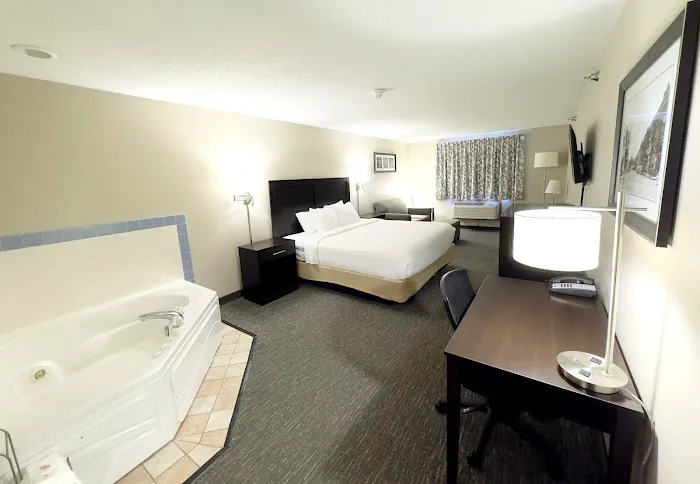 Country Trails Inn & Suites 4