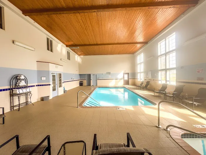Country Trails Inn & Suites 4
