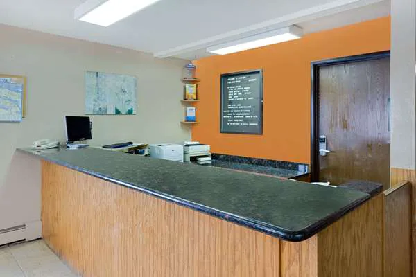 Days Inn by Wyndham Winona 4