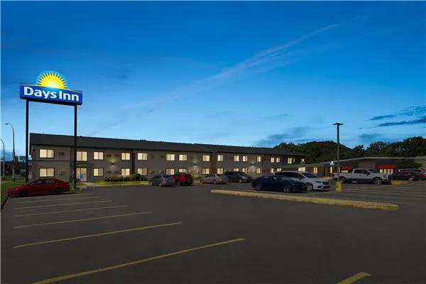 Days Inn by Wyndham Winona 4