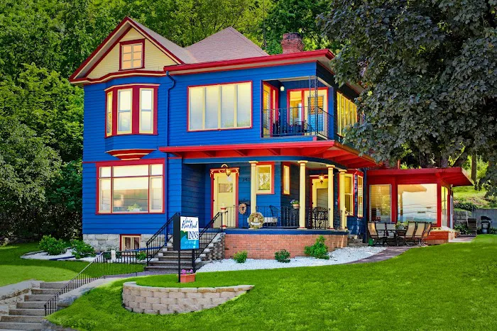 Great River Road Inns 4