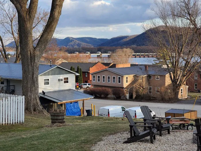 Little Bluff Inn 4