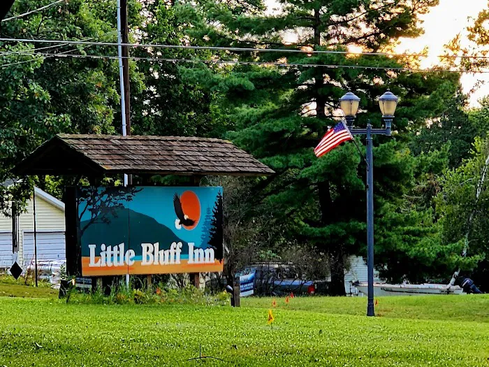 Little Bluff Inn 4