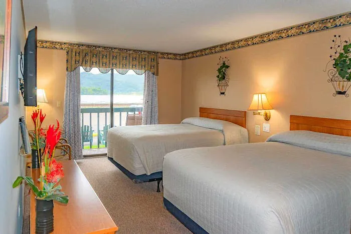 Inn On the River 4