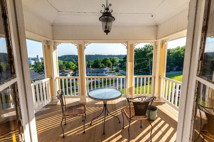 Elkader Jailhouse Inn 4