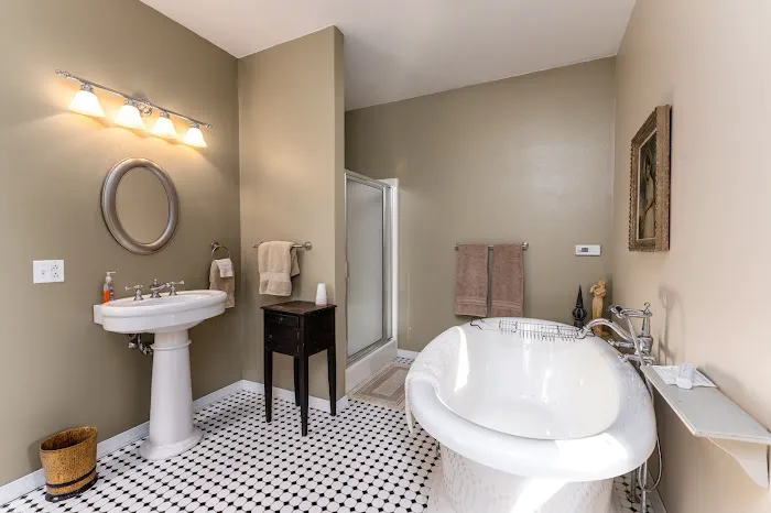 Elkader Jailhouse Inn 4