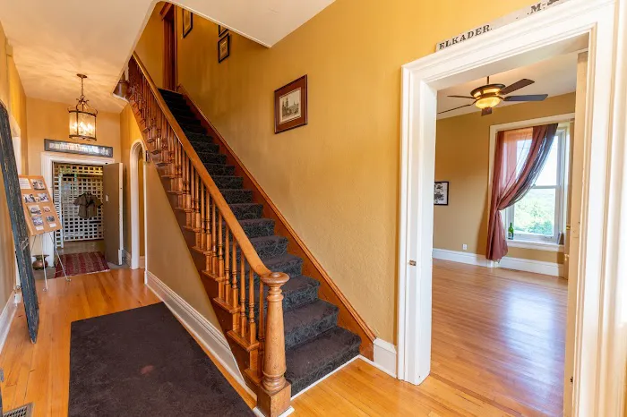 Elkader Jailhouse Inn 4