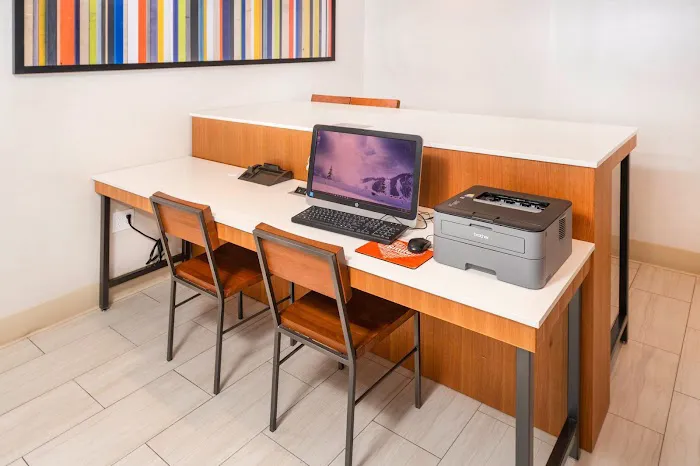 Holiday Inn Express Rochelle by IHG 4