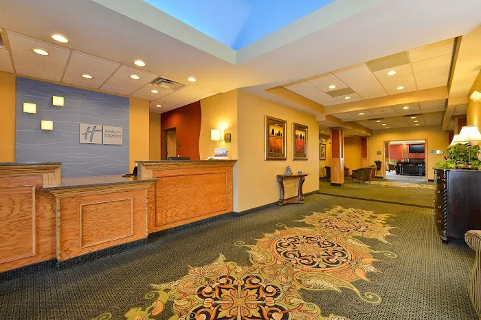 Holiday Inn Express Rochelle by IHG 4