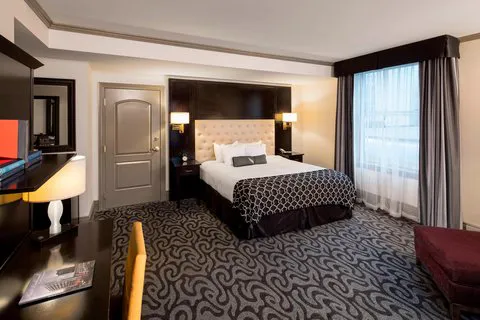 Hotel Blackhawk, Autograph Collection 5