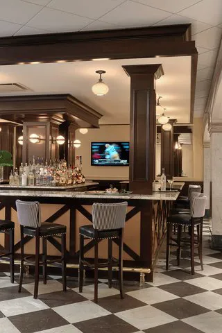 Hotel Blackhawk, Autograph Collection 5