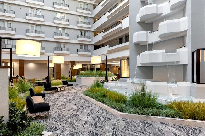 DoubleTree by Hilton Davenport 5