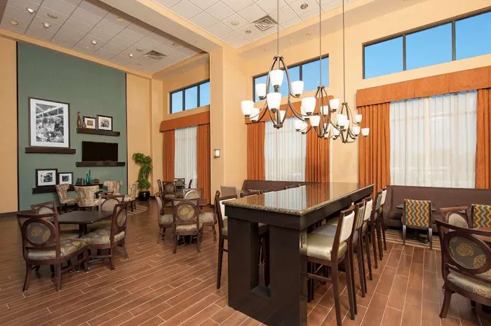 Hampton Inn & Suites Moline-Quad City Int'l Aprt 4