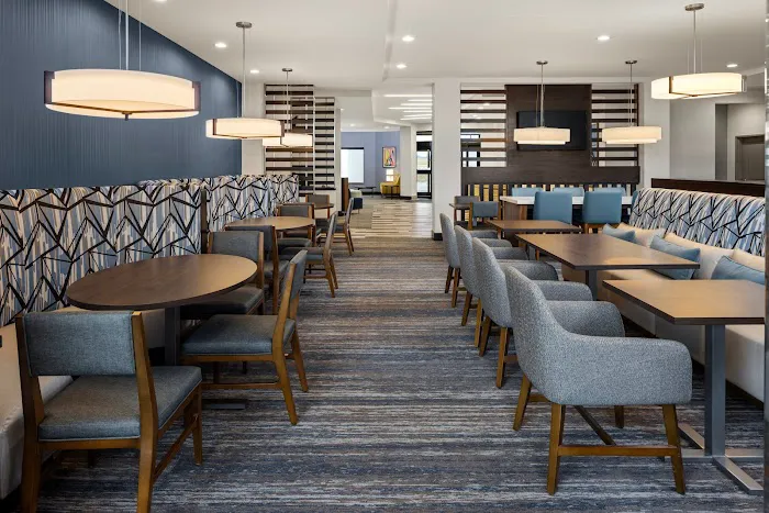 Holiday Inn Express Moline - Quad Cities by IHG 4