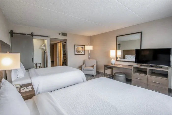 Embassy Suites by Hilton Chicago Schaumburg Woodfield 4