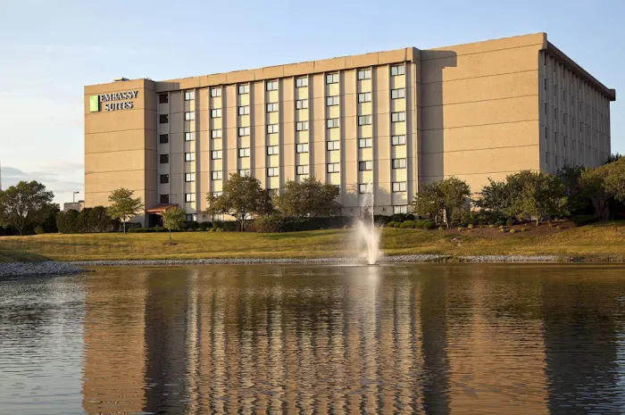 Embassy Suites by Hilton Chicago Schaumburg Woodfield 4