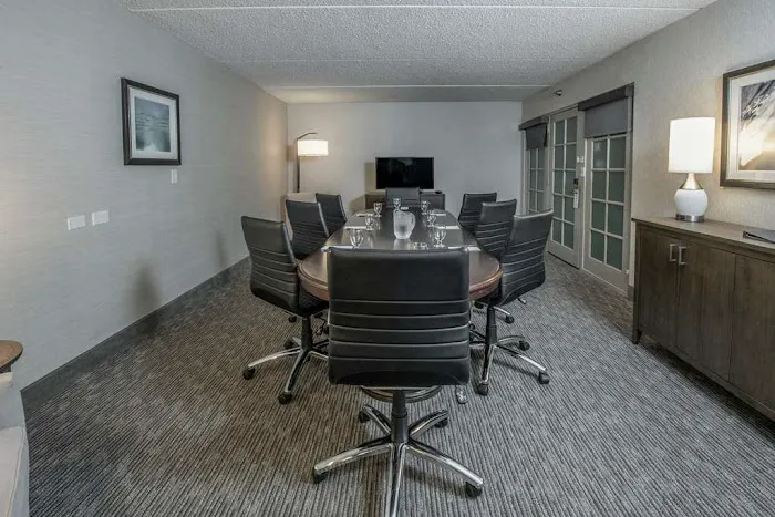 Embassy Suites by Hilton Chicago Schaumburg Woodfield 4