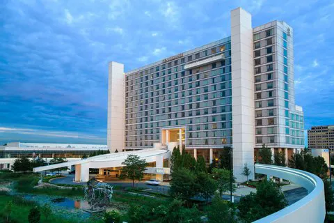 Renaissance Schaumburg Convention Center Hotel 4