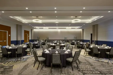 Renaissance Schaumburg Convention Center Hotel 4