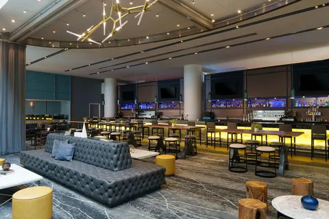 Renaissance Schaumburg Convention Center Hotel 4