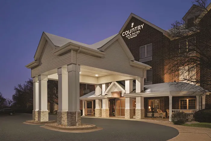 Country Inn & Suites by Radisson, Schaumburg, IL 4