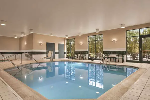 Country Inn & Suites by Radisson, Schaumburg, IL 4
