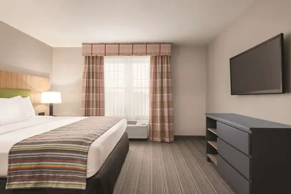 Country Inn & Suites by Radisson, Schaumburg, IL 4