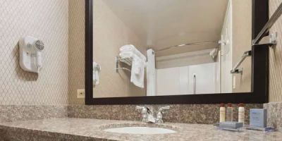 Wingate by Wyndham Chicago Schaumburg