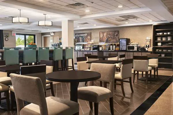 Wingate by Wyndham Chicago Schaumburg 4