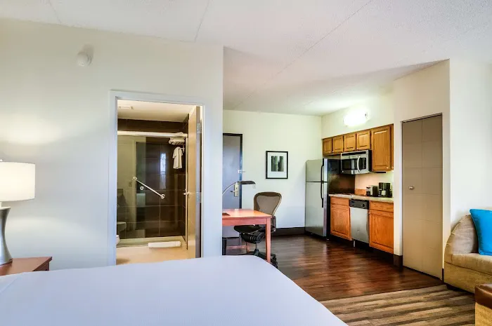 Hyatt House Chicago/Schaumburg 4
