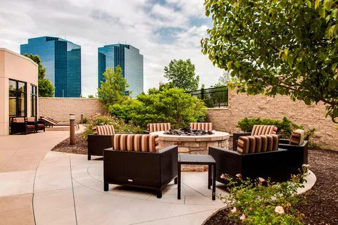 Courtyard Chicago Schaumburg/Woodfield Mall 4