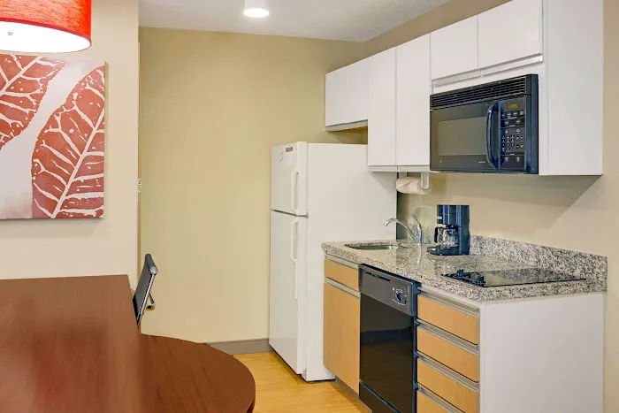 MainStay Suites Northbrook Wheeling 4