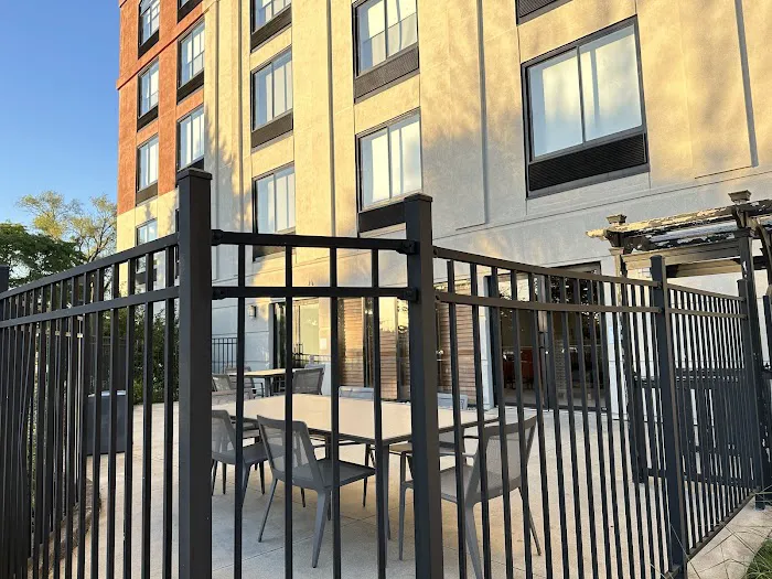 Holiday Inn Express & Suites Chicago - Prospect Heights, an IHG Hotel 4