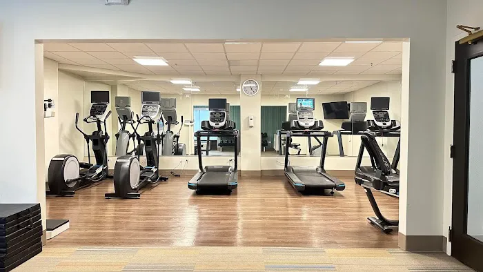 Holiday Inn Express & Suites Chicago - Prospect Heights, an IHG Hotel 4