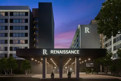 Renaissance Chicago North Shore Hotel 4