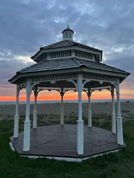 Illinois Beach Hotel 4