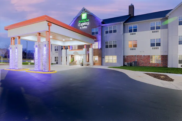 Holiday Inn Express & Suites Zion, an IHG Hotel 4