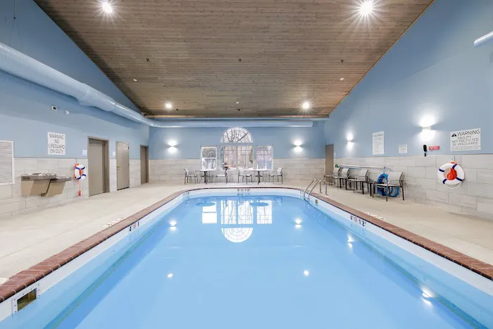 Holiday Inn Express & Suites Zion, an IHG Hotel 4