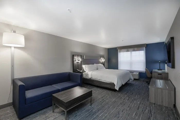 Holiday Inn Express & Suites Zion, an IHG Hotel 4
