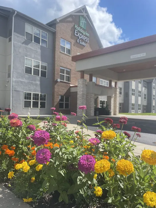 Holiday Inn Express & Suites Zion, an IHG Hotel 4