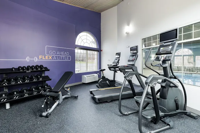 Holiday Inn Express & Suites Zion, an IHG Hotel 4