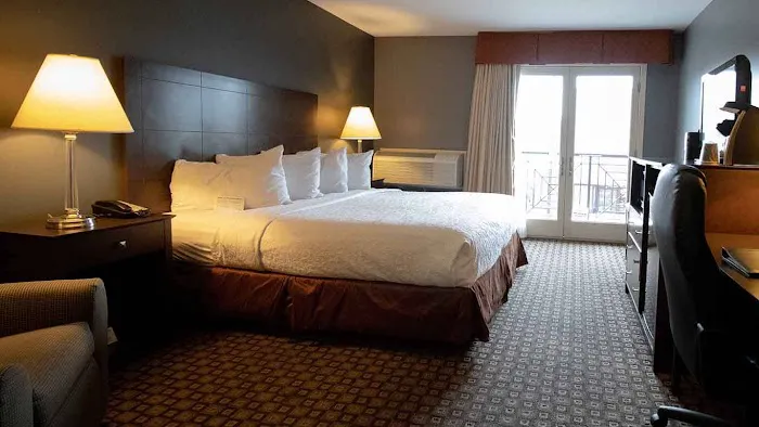 The Inn on Sheridan 4