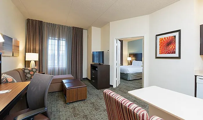 Staybridge Suites Chicago -- Glenview by IHG 4