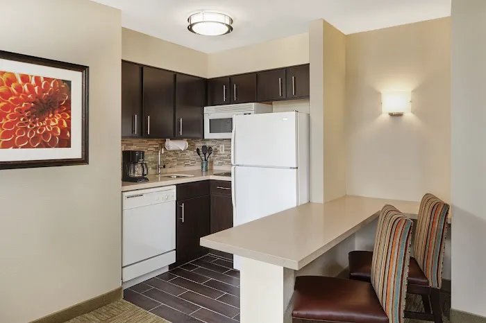 Staybridge Suites Chicago -- Glenview by IHG 4