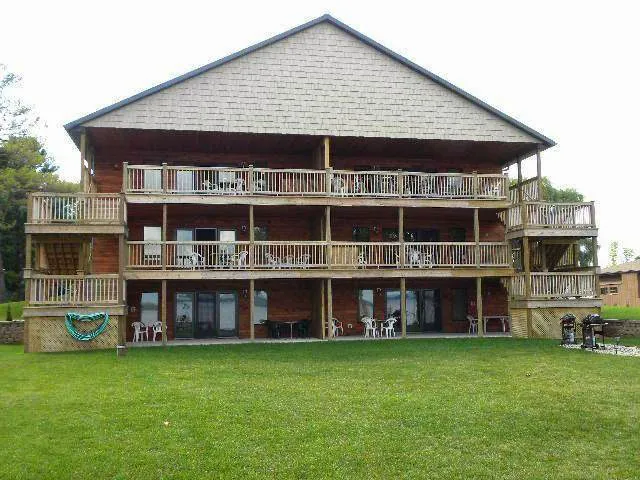 Little Paradise Apartments 4