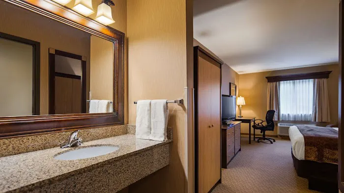 Crandon Inn & Suites Hotel near Rhinelander, WI 4