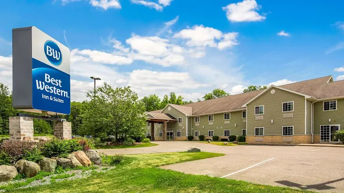 Crandon Inn & Suites Hotel near Rhinelander, WI 4