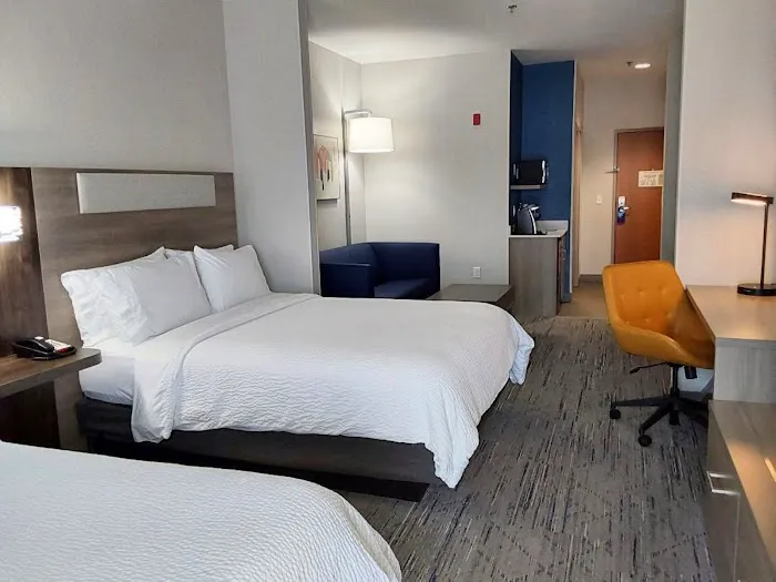 Holiday Inn Express & Suites Antigo by IHG 4