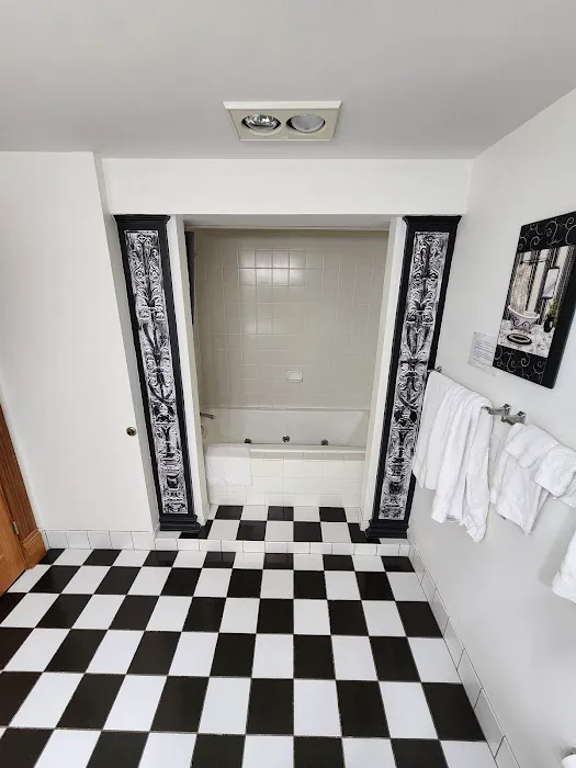 Nuk's Executive Suites 4